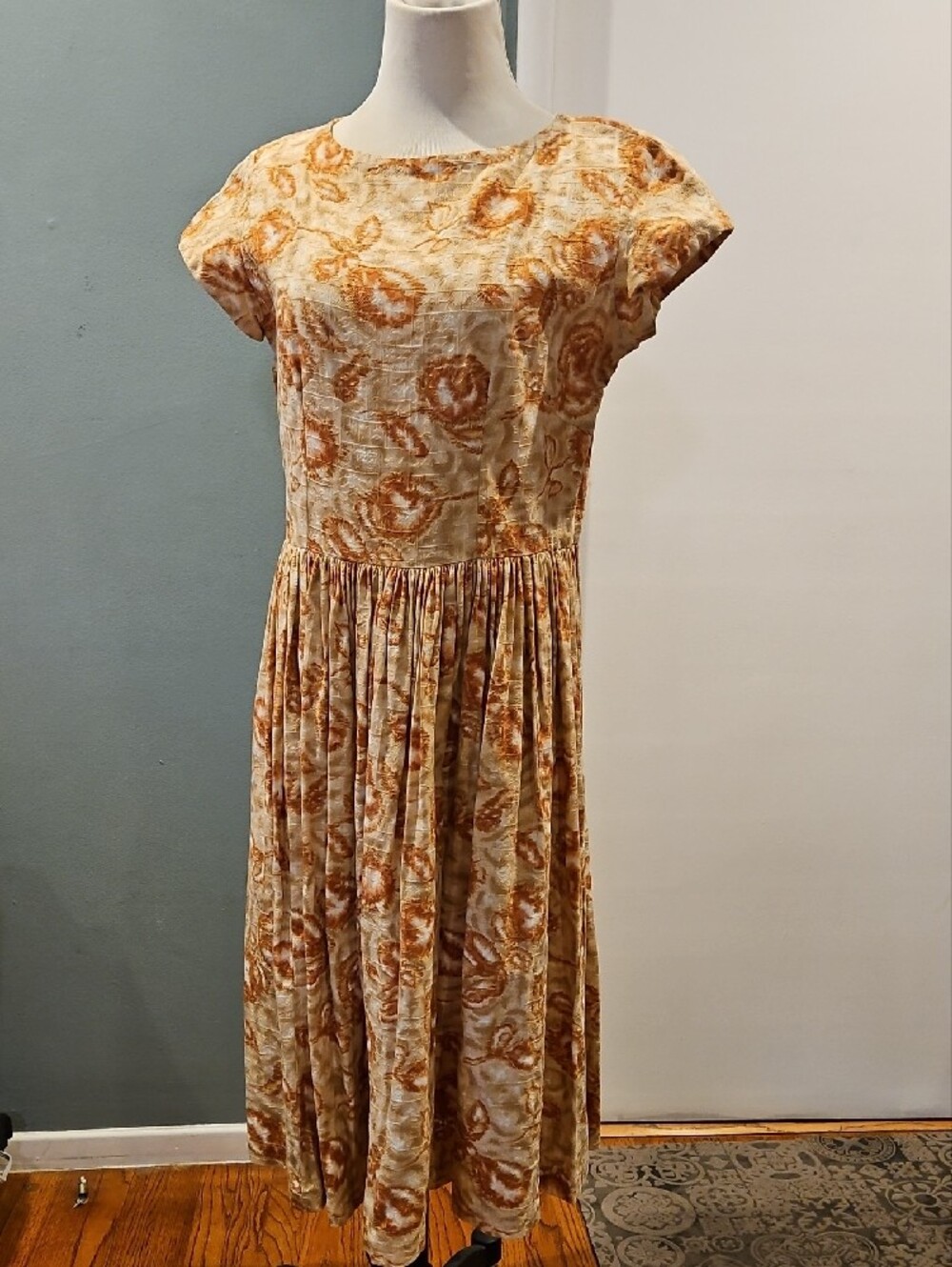 Vintage Floral Cotton Midi Dress in Beige and Rust Tones 0283